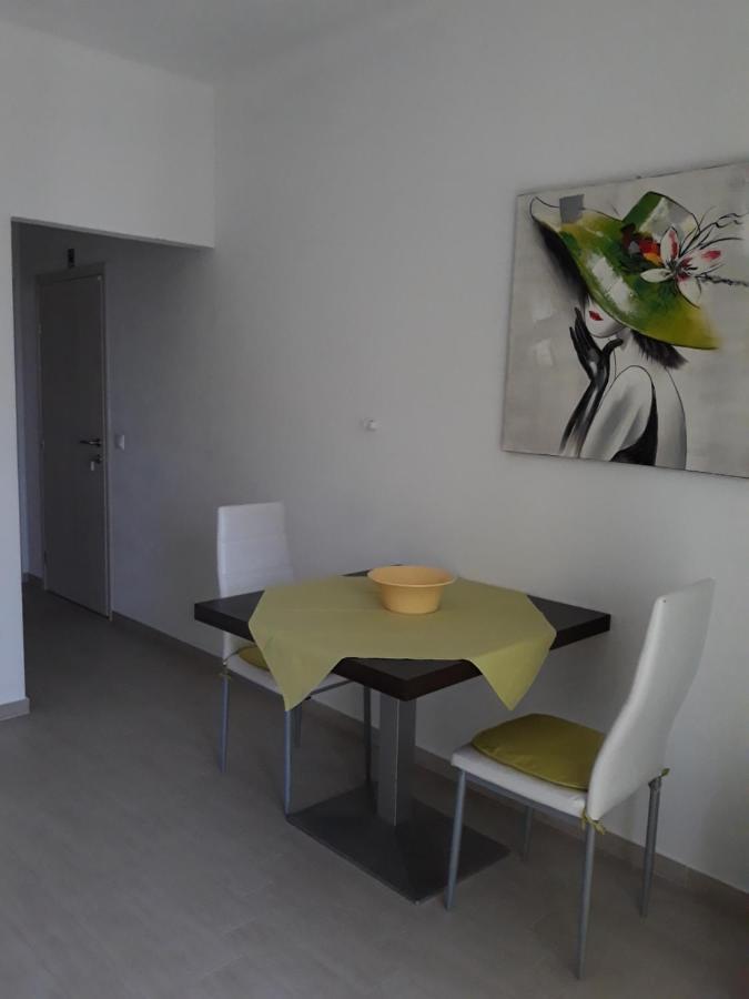 Apartment With Free And Private Parking ماكارسكا المظهر الخارجي الصورة