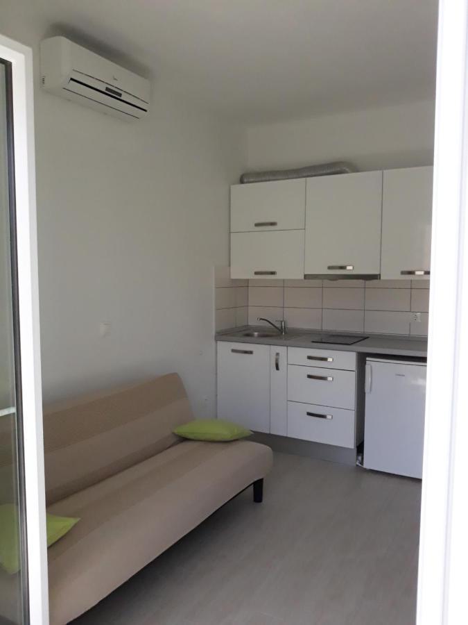 Apartment With Free And Private Parking ماكارسكا المظهر الخارجي الصورة