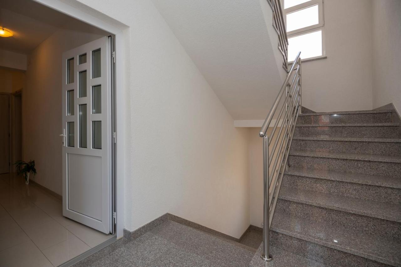 Apartment With Free And Private Parking ماكارسكا المظهر الخارجي الصورة